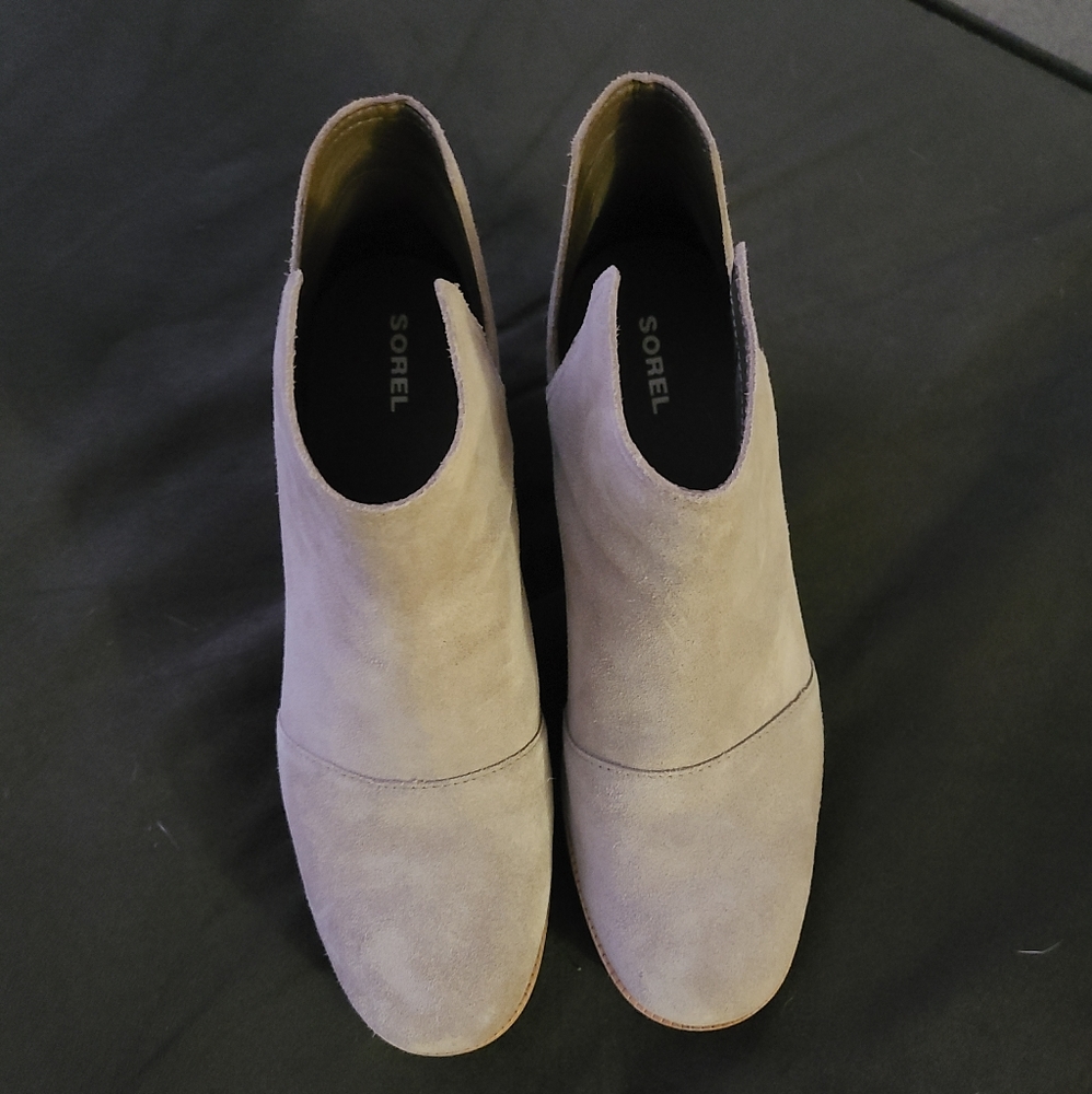 Sorel cut out booties